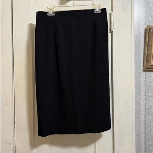 Onyx Black Knee-Length Pencil Skirt for Work Anne Klein. Size 8